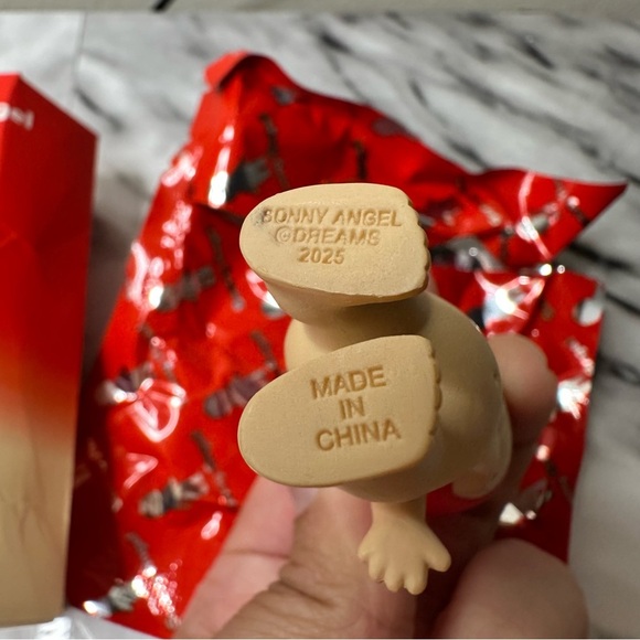 Sonny Angel Snack Series “Ketchup”🍅 Mini Figure - Picture 4 of 4